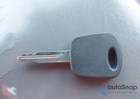 2001 Ford Escape Xlt from USA, damaged, VIN 1FMYU03141KB23488